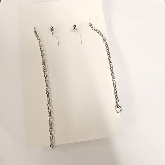 Jewelry - Picture 4 of 4